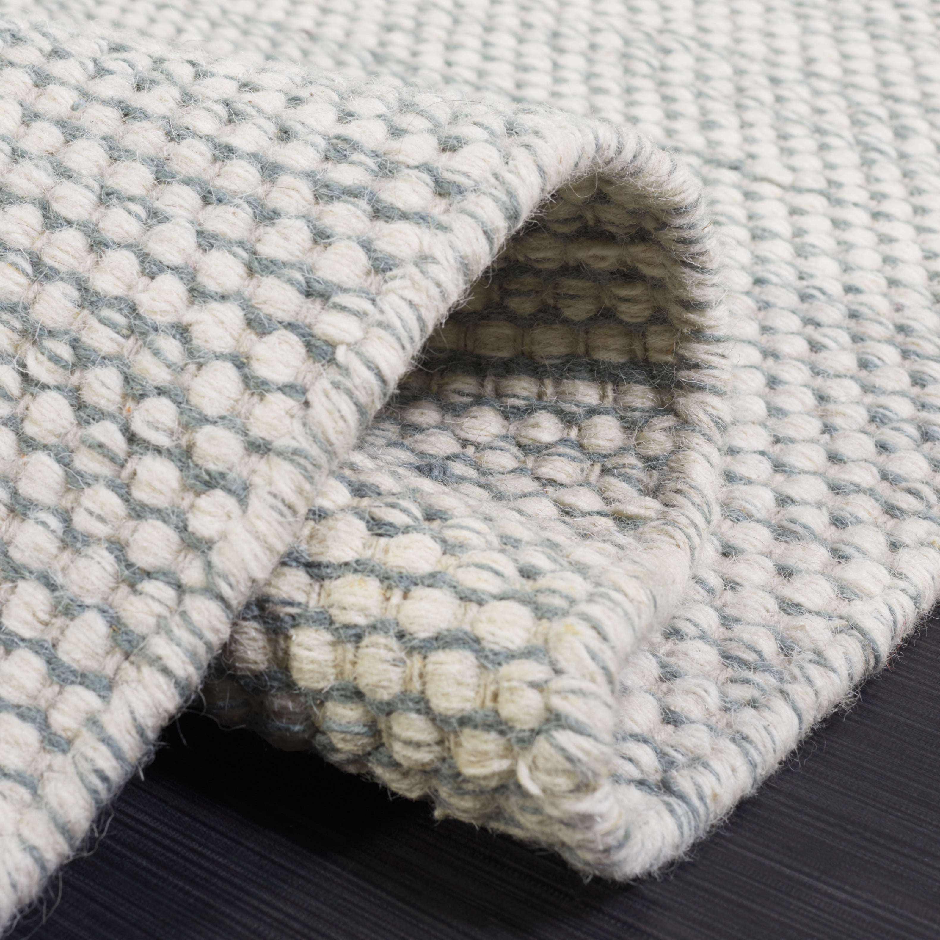 SAFAVIEH Natura Mellony Solid Area Rug, Light Blue/Ivory, 6' x 6' Round