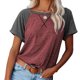 thumbnail image 1 of Camisetas casuales de manga corta para mujer, manga raglán enrollada, blusas tipo túnica con abertura lateral suelta (rojo ladrillo), 1 of 5