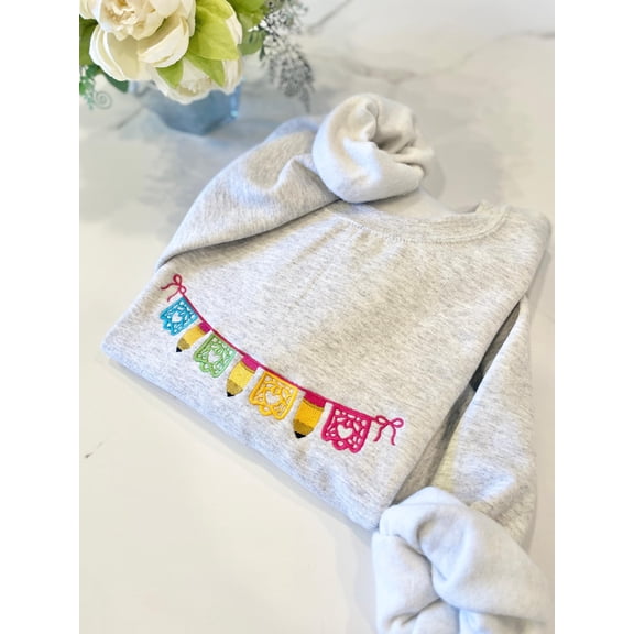Embroidered Papel Picado Maestra Sweatshirt, Embroidered Sweatshirt for Maestras Bilingües, Consejeras and Directoras, Regalo Para Maestras
