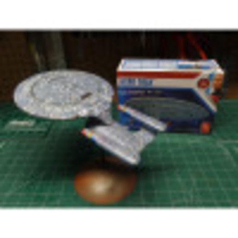AMT Star Trek Model Kit, U.S.S. Enterprise NCC-1701-D, 1:2500