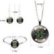 thumbnail image 2 of Conjunto de collar, pendientes y brazalete de aleación de vidrio de Riverdale, 2 of 9