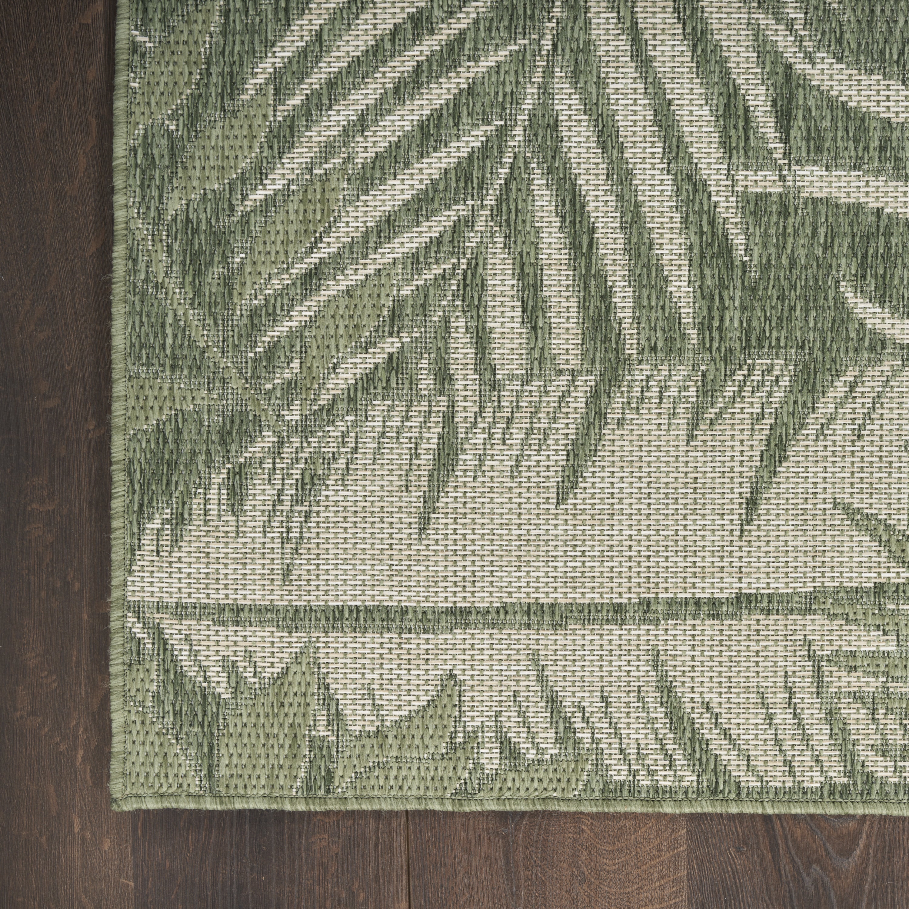 Nourison Garden Oasis Indoor/Outdoor Green Ivory 5' x 7' Area Rug (5x7)