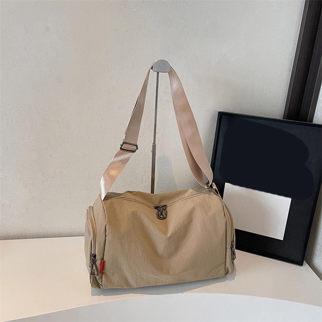 Sports Gym Bag Foldable Travel Duffle Bag Carry On Bags for Women Girls Waterproofs Overnight Bag for Yogas