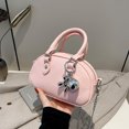 thumbnail image 4 of Bolso pequeño y redondo de diseño de nicho de alto valor para mujer, nuevo bolso bandolera versátil de moda 2025., 4 of 5