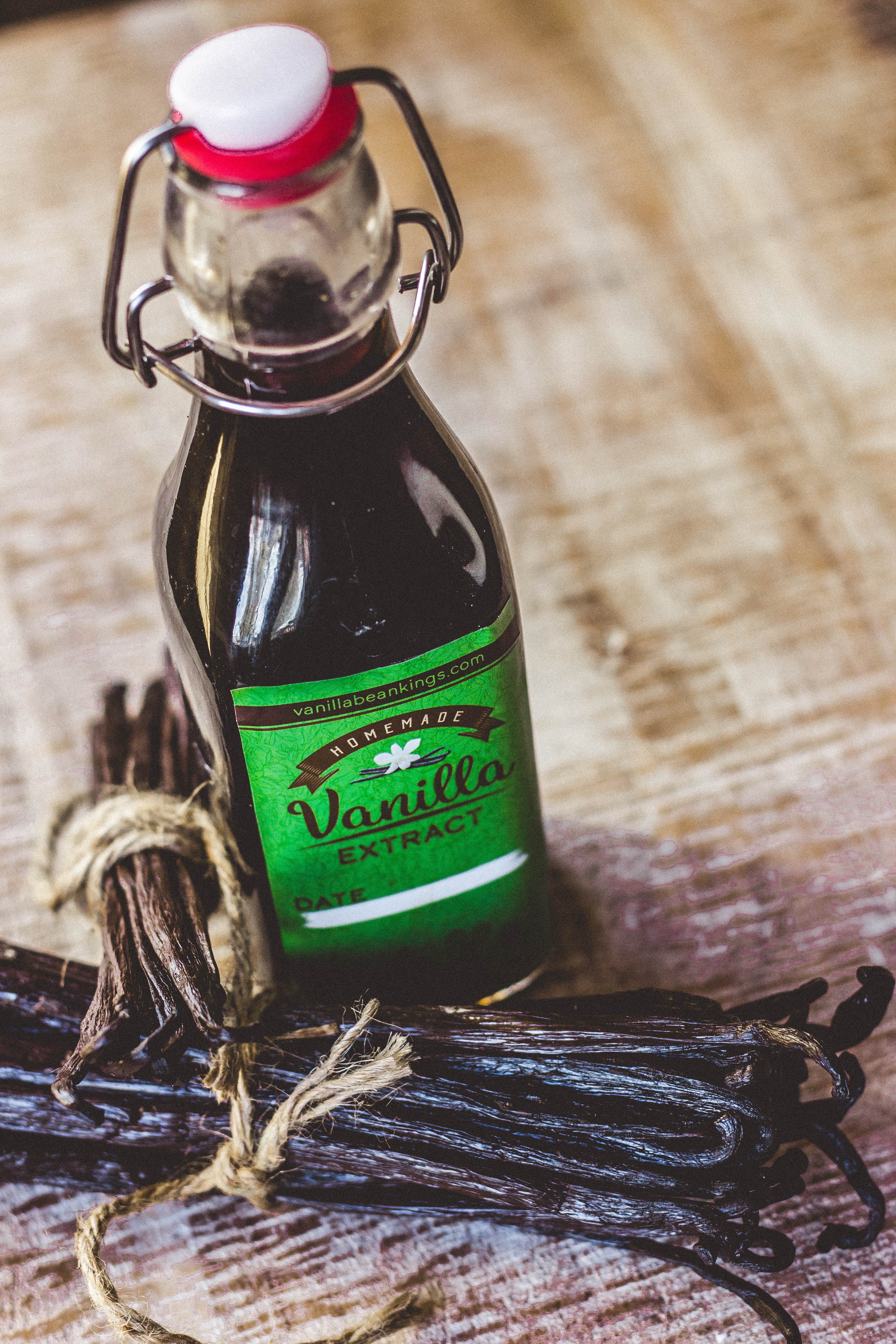 1 LB Organic Madagascar Vanilla Beans. Whole Grade A Vanilla Pods for Vanilla Extract and Baking - 16 Ounces