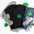 thumbnail image 2 of Pxiakgy Vente de Liquidation! T-Shirt Femme Col Rond Jour de la Saint-Patrick Trèfle Irlandais Chanceux T-Shirt Graphique Jour de la Saint-Patrick Manches Courtes Col Rond T-Shirt Noir P, 2 of 4