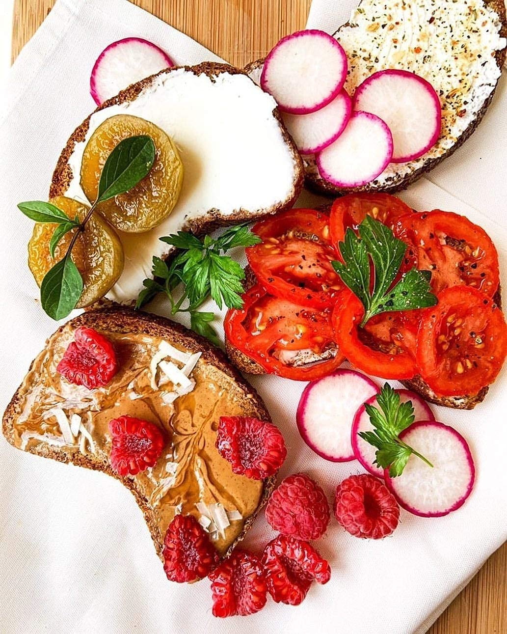 Shibolim FlaxSeed Bread 1 Pound Low Carb, Zero Net Carbs Per Serving, Keto Friendly, Rich in Fiber & Protein, Vegan