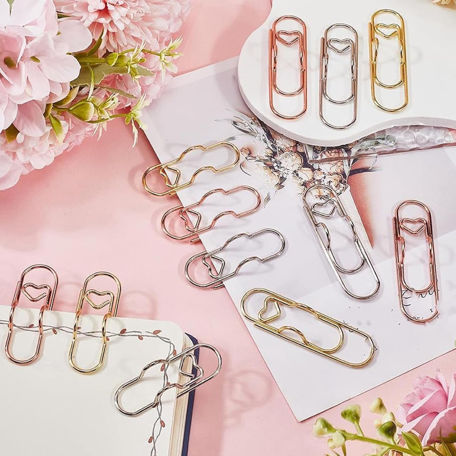 Oversized Paper Clip with Pen Holder, 4 Colors Heart Shaped Metal Pens Holders Clips, Reusable Carbon Steel Paperclip Pen Holder for Notebooks Papers Planner Jumbo Office Supplies