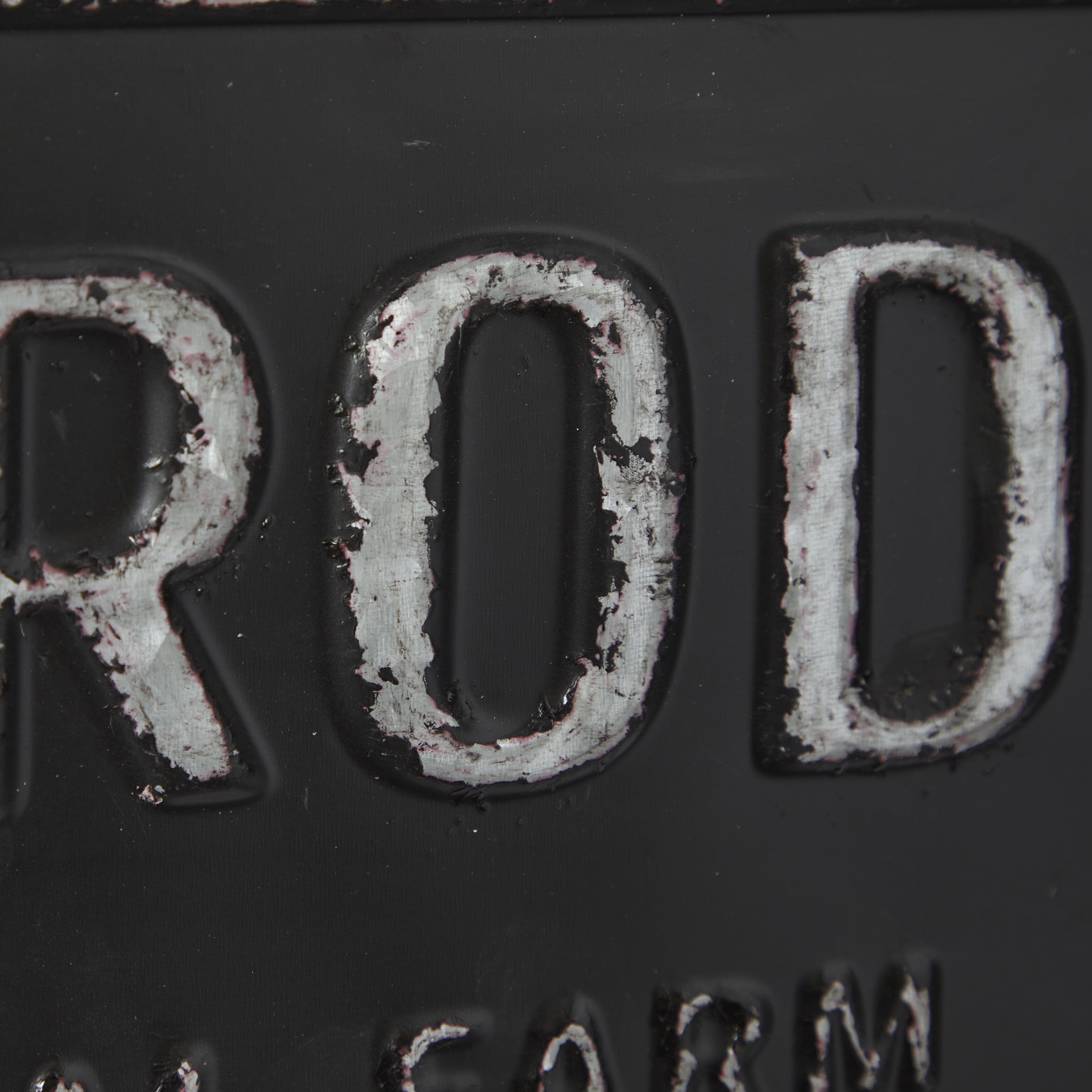 DecMode Indoor Brown Metal Farmhouse Sign Wall Decor