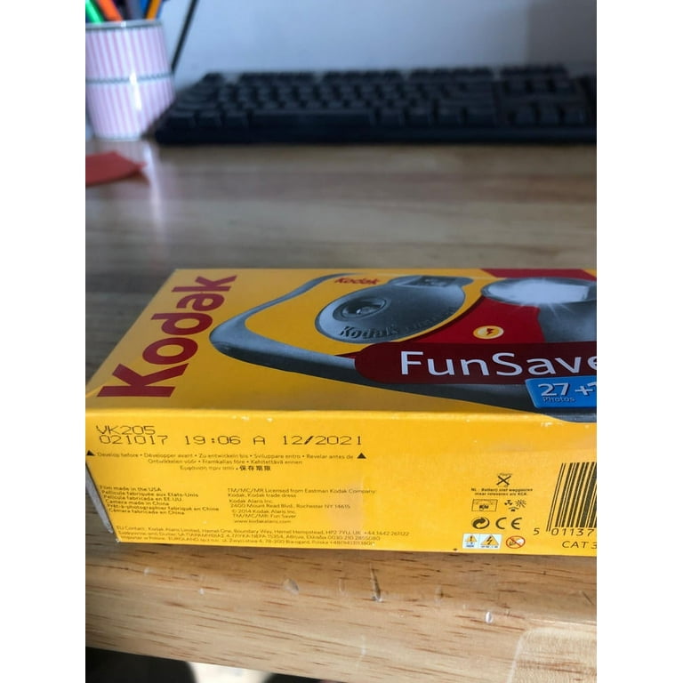 Kodak 3920949 Fun Saver Single Use Camera with Flash (Yellow/Red)