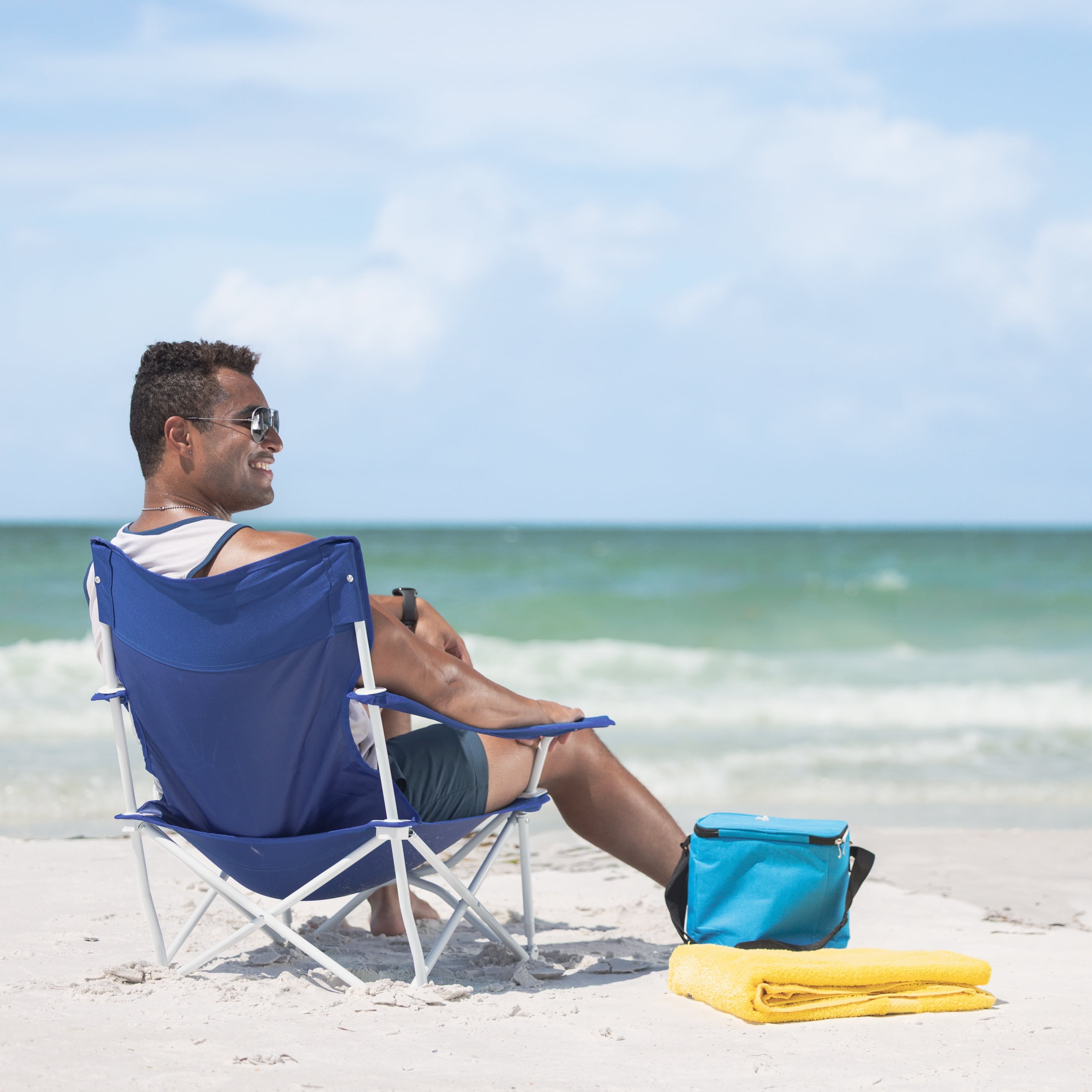 Mainstays Folding Beach Chair with Carry Bag, Royal Blue