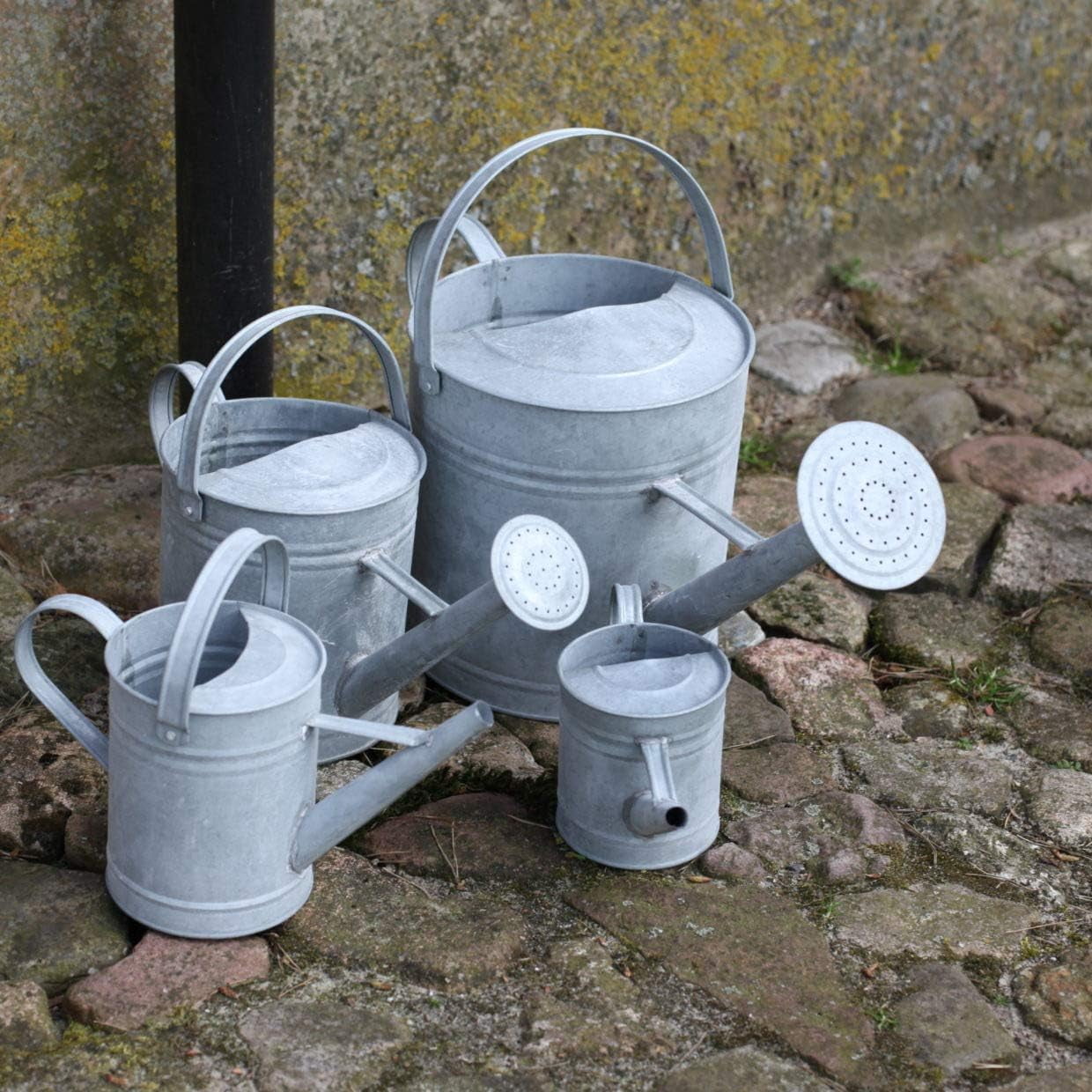 Esschert Design OZ44 Zinc Watering Can, Medium, 19\"D x 7.9\"W x 11\"H, Silver