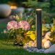 thumbnail image 4 of Iluminación Ambiental Decorativa para Patios y Jardines: Lámpara de Pie con Luz Solar y Hortensia Que Se Enciende Automáticamente Al Anochecer., 4 of 6