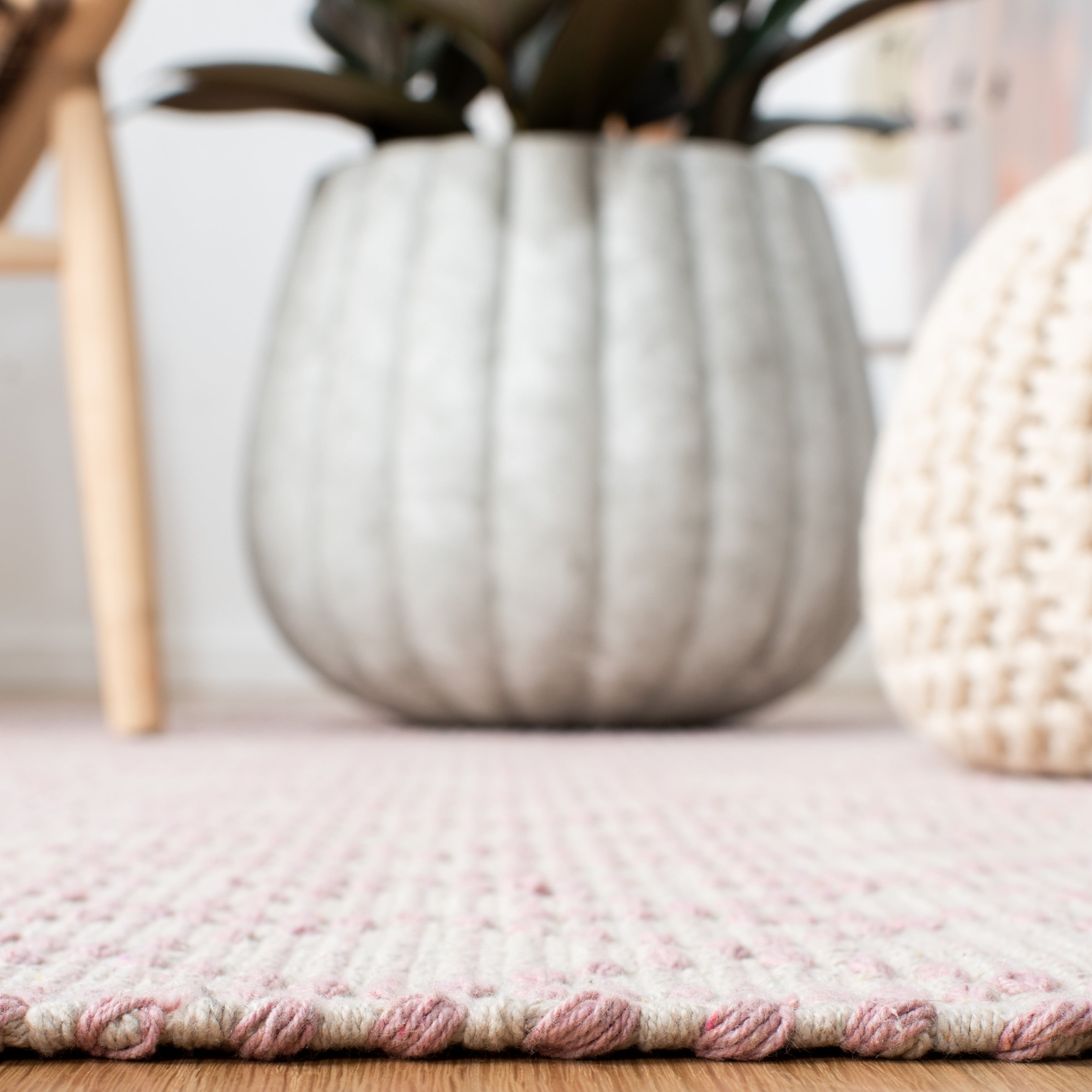 SAFAVIEH Montauk Lars Geometric Cotton Area Rug, Pink/Ivory, 5' x 8'