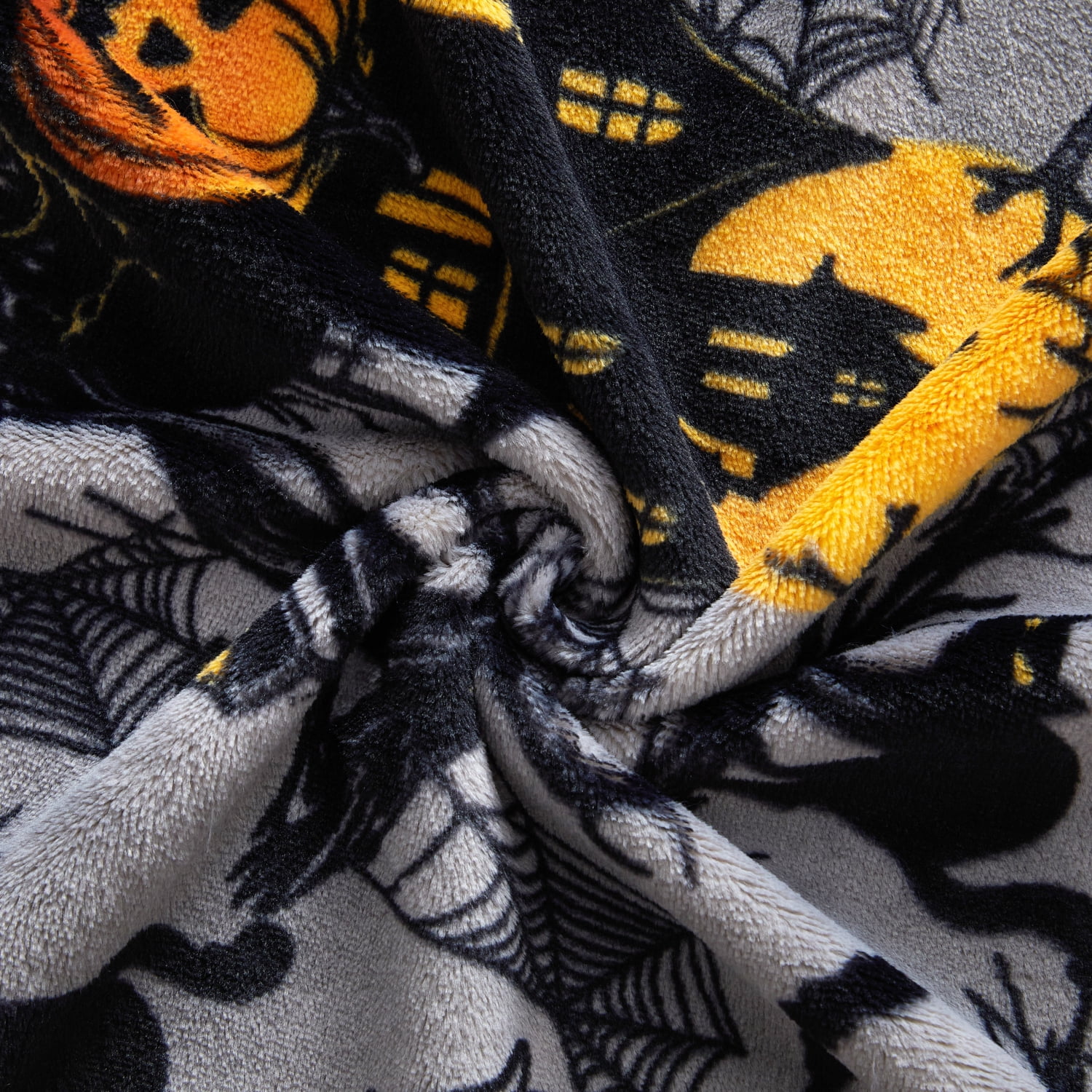 Way To Celebrate Haunted Treehouse Plush Oversized Couch Throw Blanket, Grey, 50 x 72 in