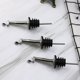 thumbnail image 1 of 3 vertedores con solapa de cierre, vertedor de acero inoxidable, boquilla cónica, tapas de goma para botellas, adecuadas para aceites de Alcohol de Vina, 1 of 4