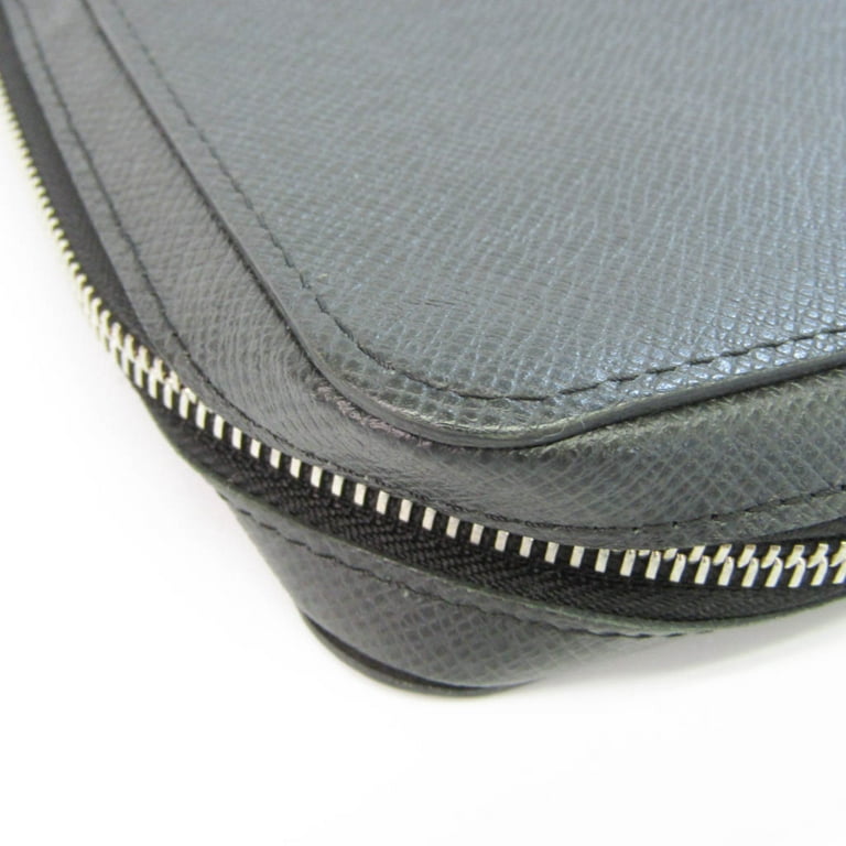 1. Louis Vuitton Men's Wallet Taiga Noir M30531, Men's Fashion