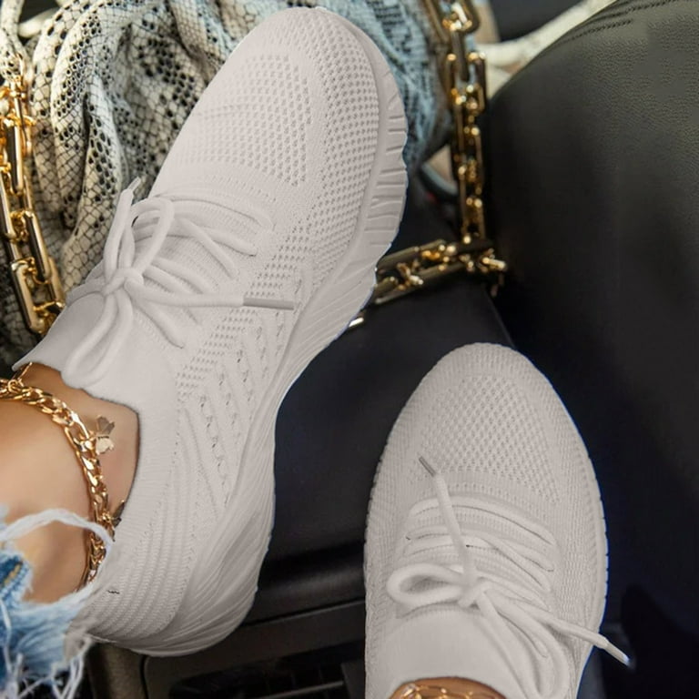 Wide feet yeezy 2025
