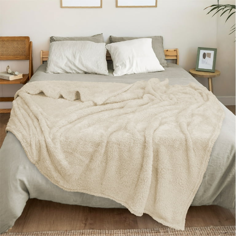 PAVILIA Beige Ivory Plush King Blanket for Bed Sherpa Soft Cozy Blanket and Throw for Sofa Couch Decorative Fur Fuzzy Warm Fleece Blanket Boho Home