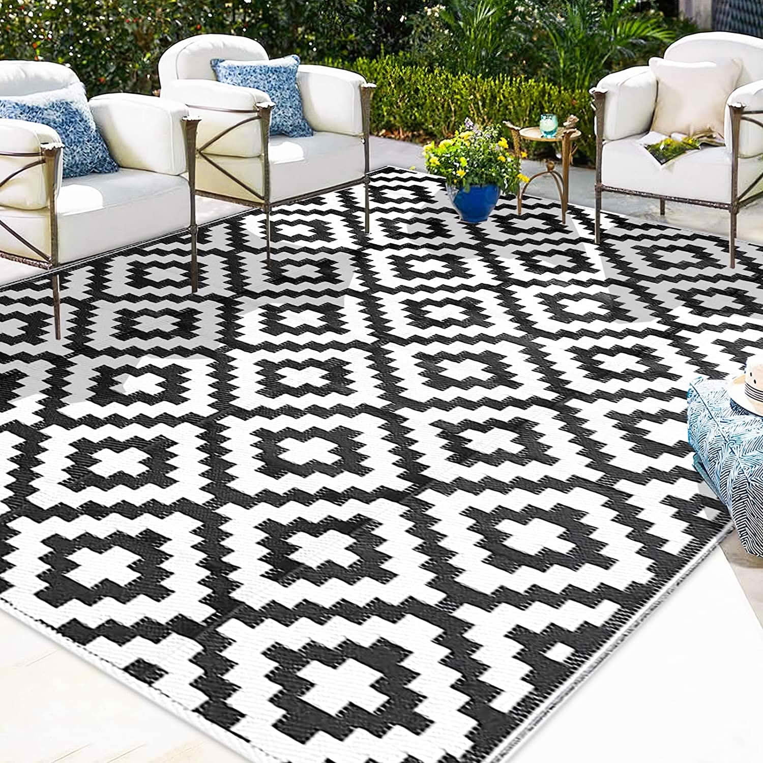 MAYEERTY 9x12 FT Plastic Straw Outdoor Patio Rug, Reversible Diamond Pattern Floor Mat Black and White, Waterproof UV Resistant Large RV Rug for Backyard Deck Beach Camping Picnic Trailer