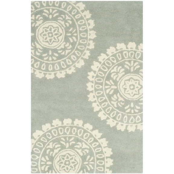 SAFAVIEH Bella Lucinda Medallion Geometric Wool Area Rug, Grey/Ivory, 2' x 3'