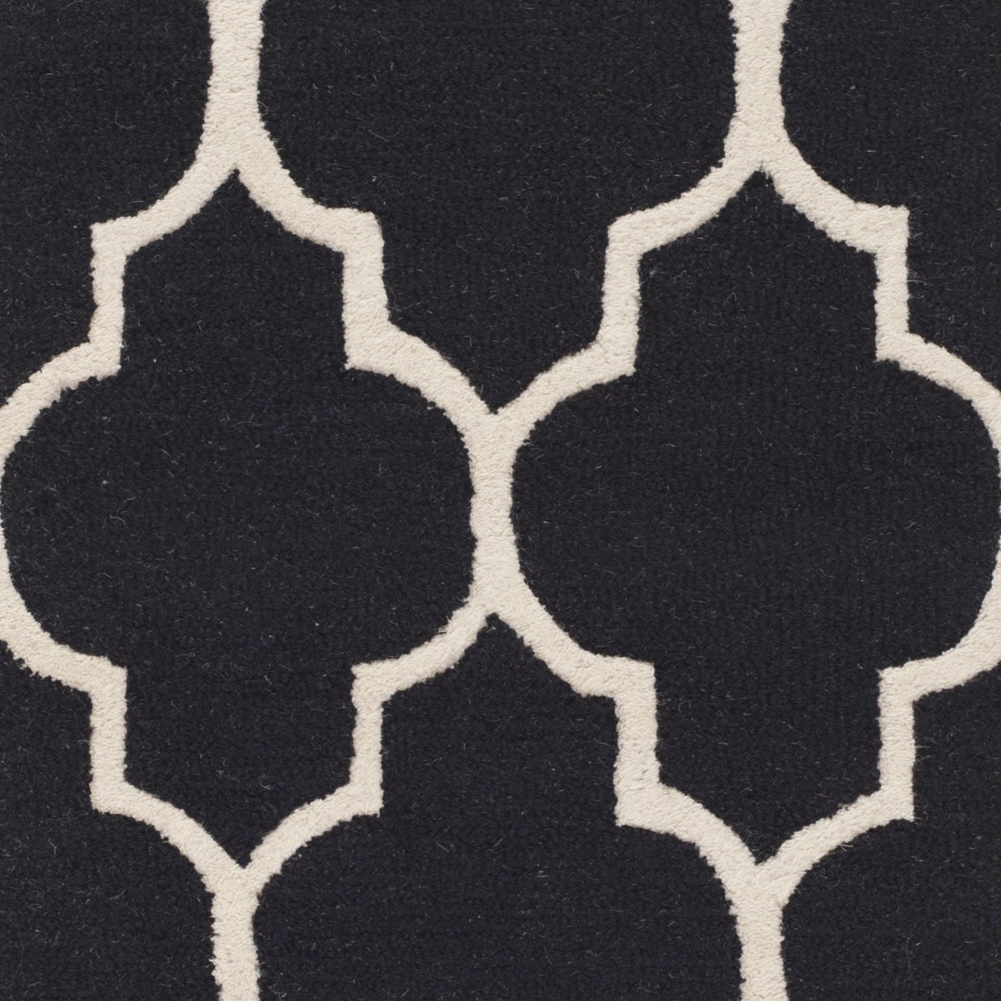 SAFAVIEH Cambridge Kevin Geometric Wool Runner Rug, Black/Ivory, 2'6" x 8'