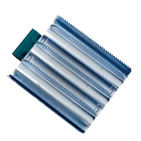 Lincoln Military Metal Curry Comb