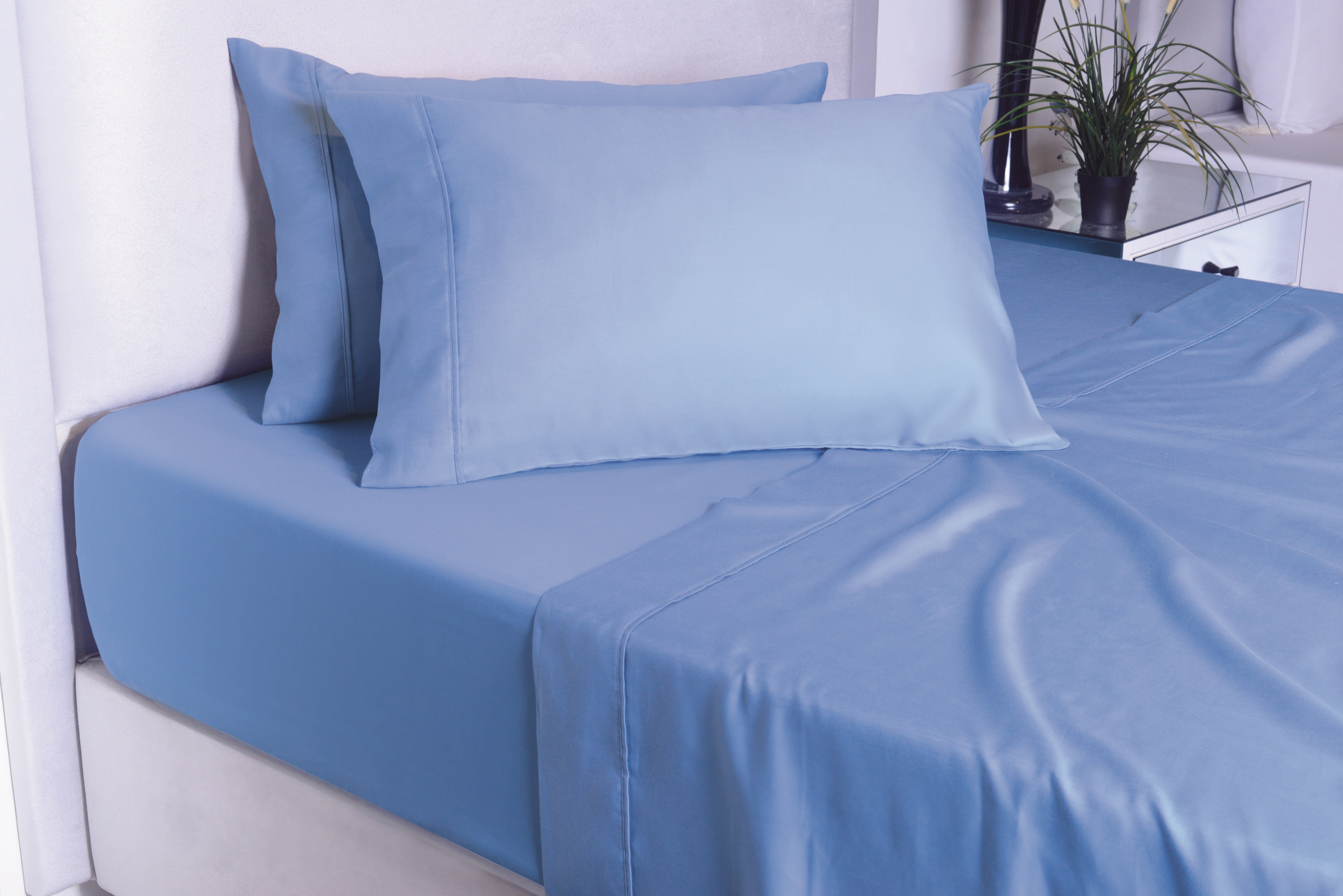 Furry Siesta Pet Friendly 500 Thread Count Cotton Rich Tri-Blend Sheet Set, Navy, Queen, 4 Piece Set