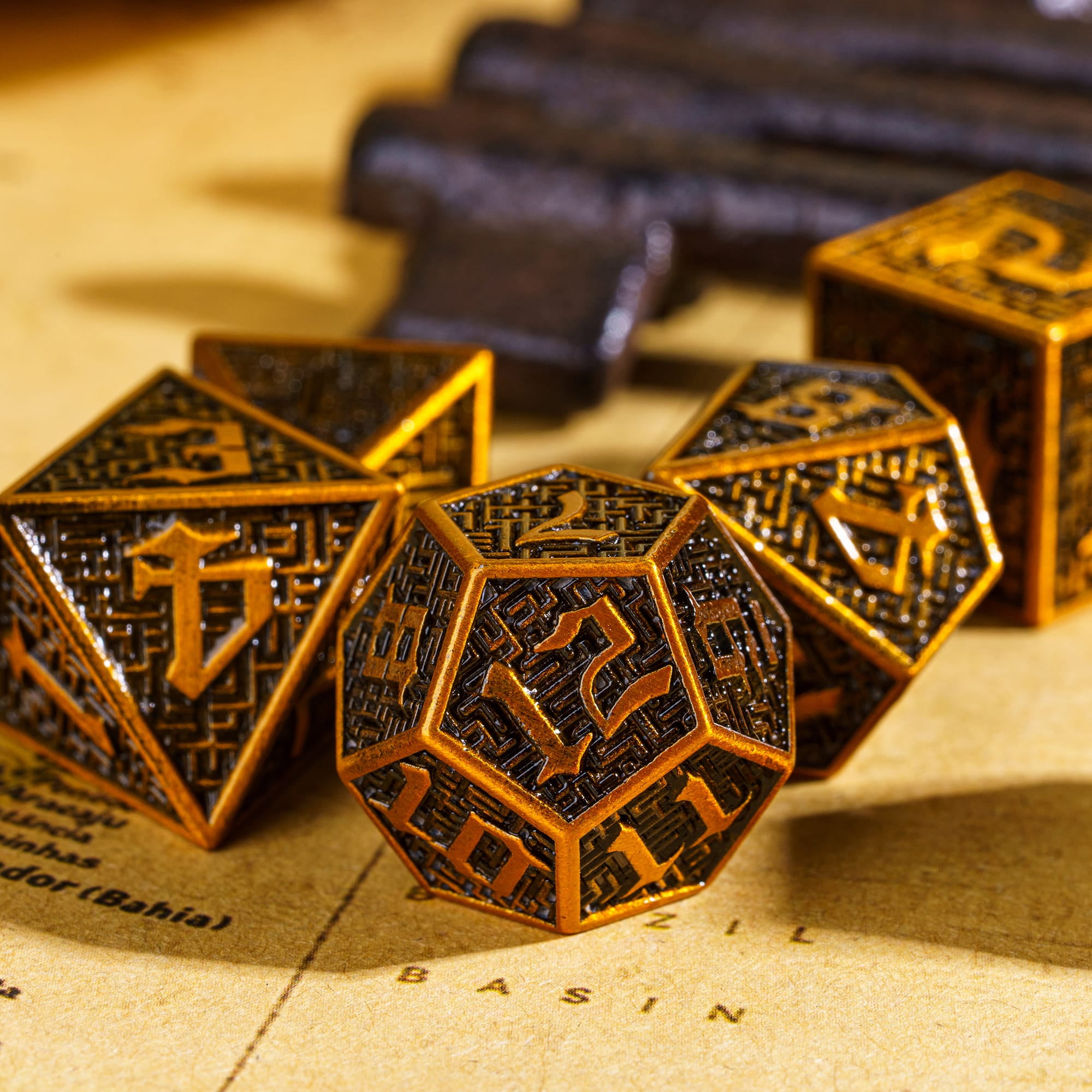 Cusdie 7-Die Metal DND Dice Set, Maze Design Metal Polyhedral D&D Dice Set for DND Dungeons and Dragons TTRPG Role Playing Games