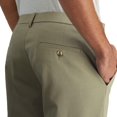thumbnail image 2 of Pantalón khaki premium Haggar para hombre, corte recto, cintura flexible, 2 of 4
