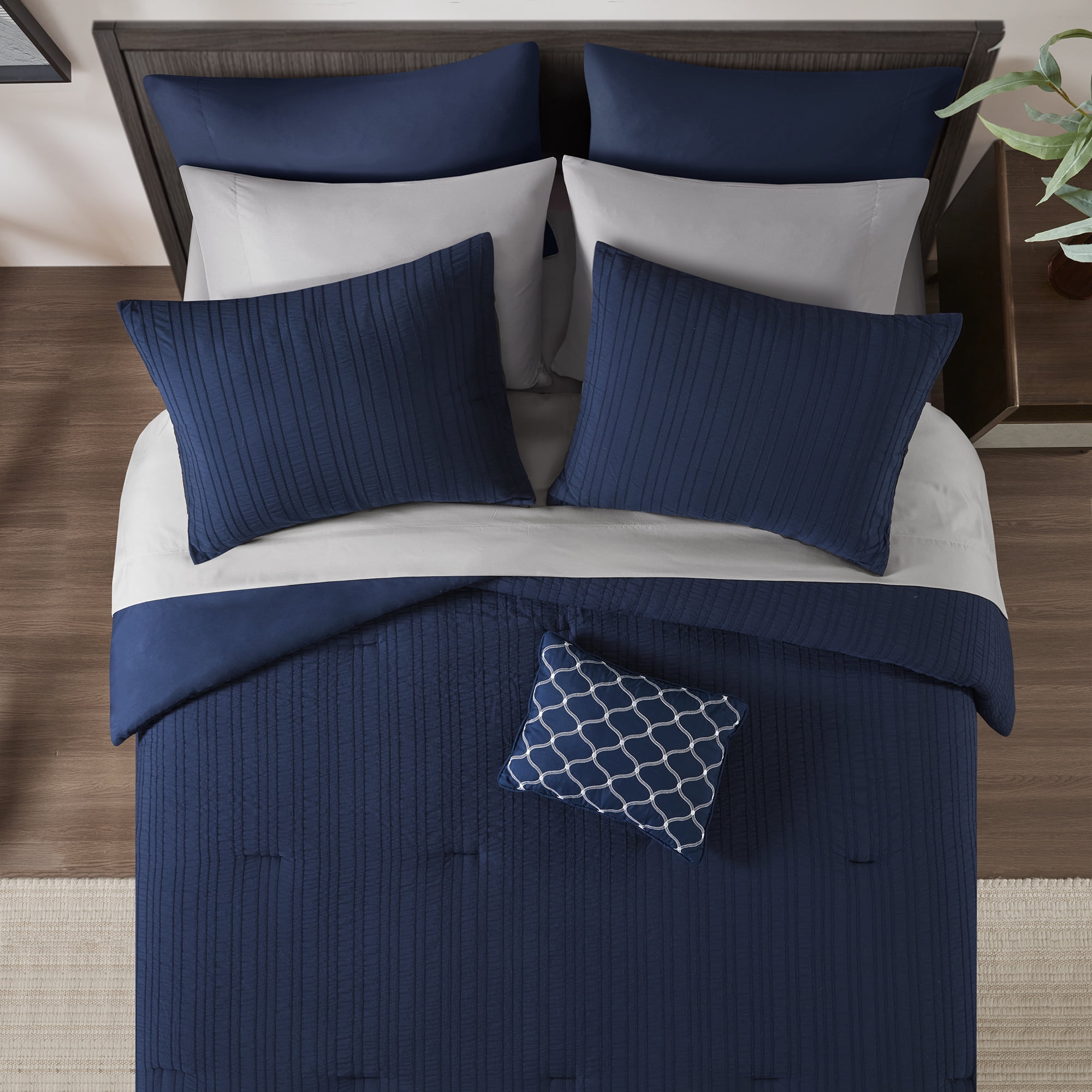 Mainstays All in One Reversible Comforter and Sheet set- 11 Piece, Full, Navy Seersucker