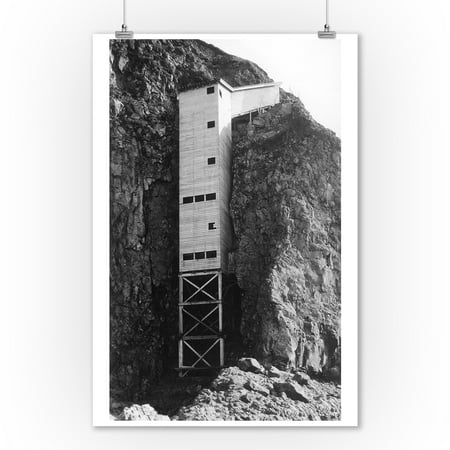 Stairway Set - Oregon - North Entrance Stairway to Sea Lion Caves (9x12 Art Print, Wall Decor Travel Poster)