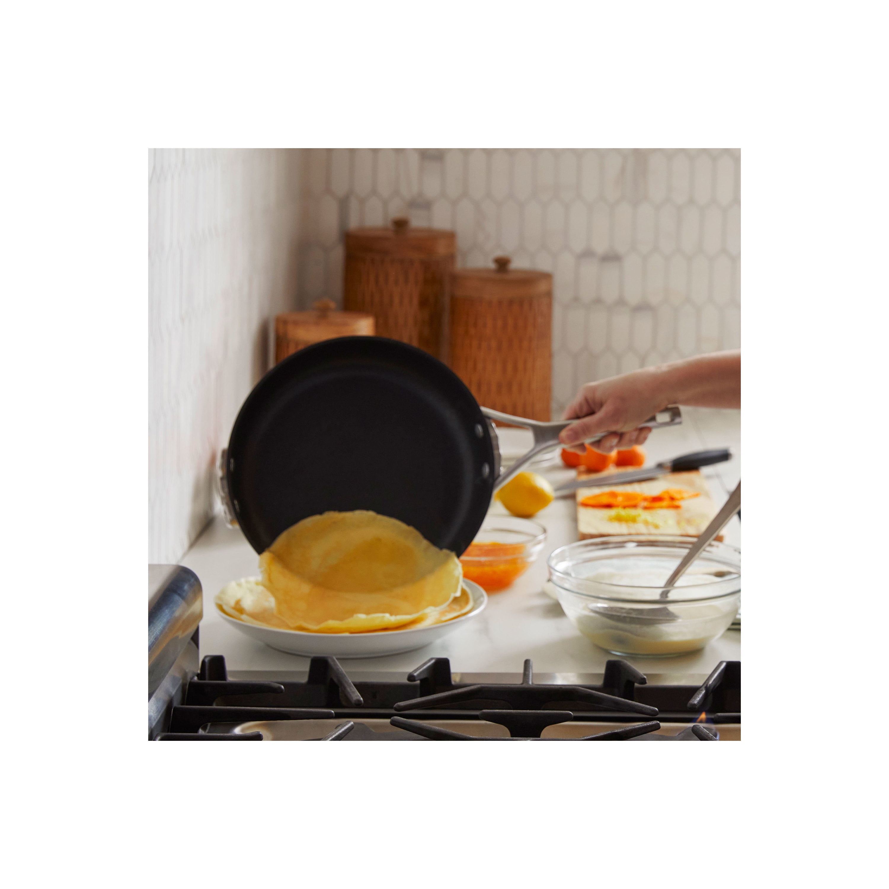 Calphalon Premier Space Saving 12 Inch Hard Anodized Nonstick Everyday Pan  w/Lid