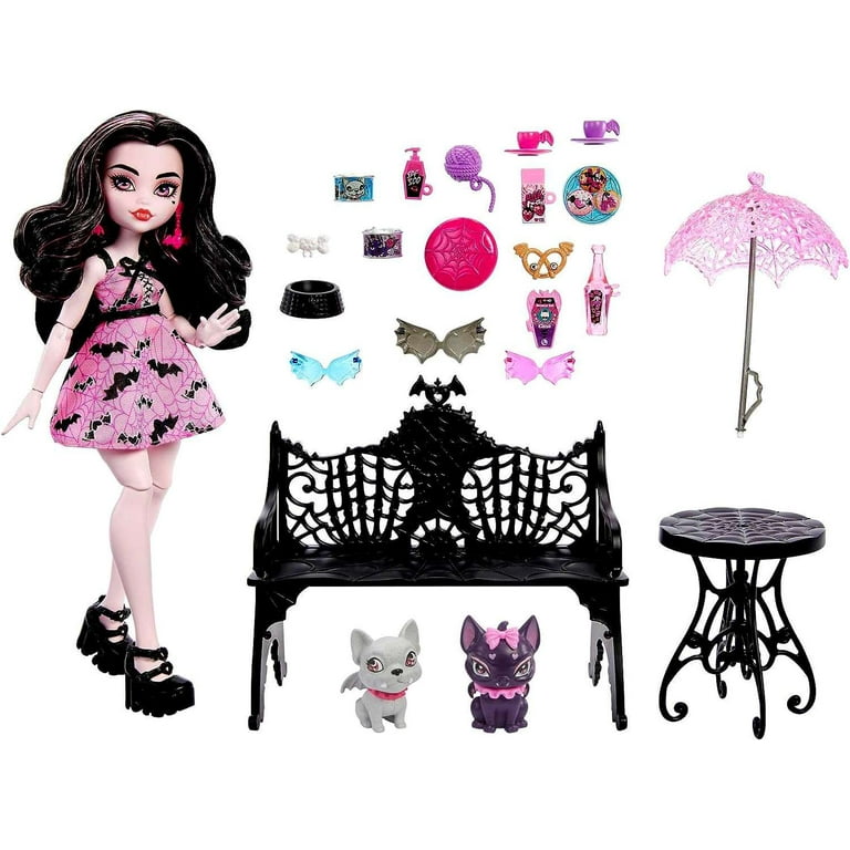 Mattel Monster High® Draculaura® Bite in The Park™ Doll and Playset, Medium  
