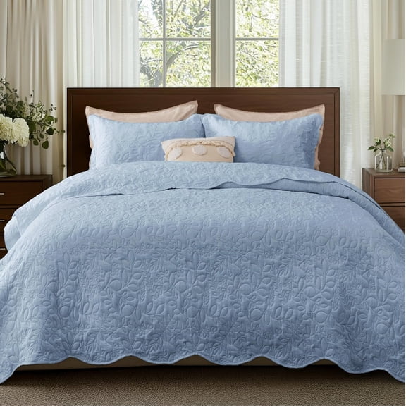 King Size Quilt Bedspread with Leaf Pattern in Mineral Blue 106x96 Inches