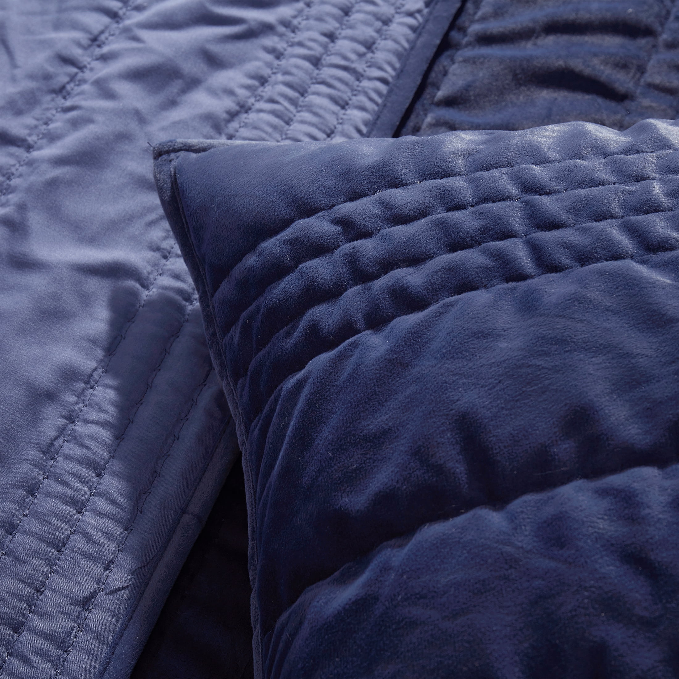 Mainstays Solid Navy Zig Zag Stripe Reversible Crystal Mink Pillow Shams, Standard (2 Count)