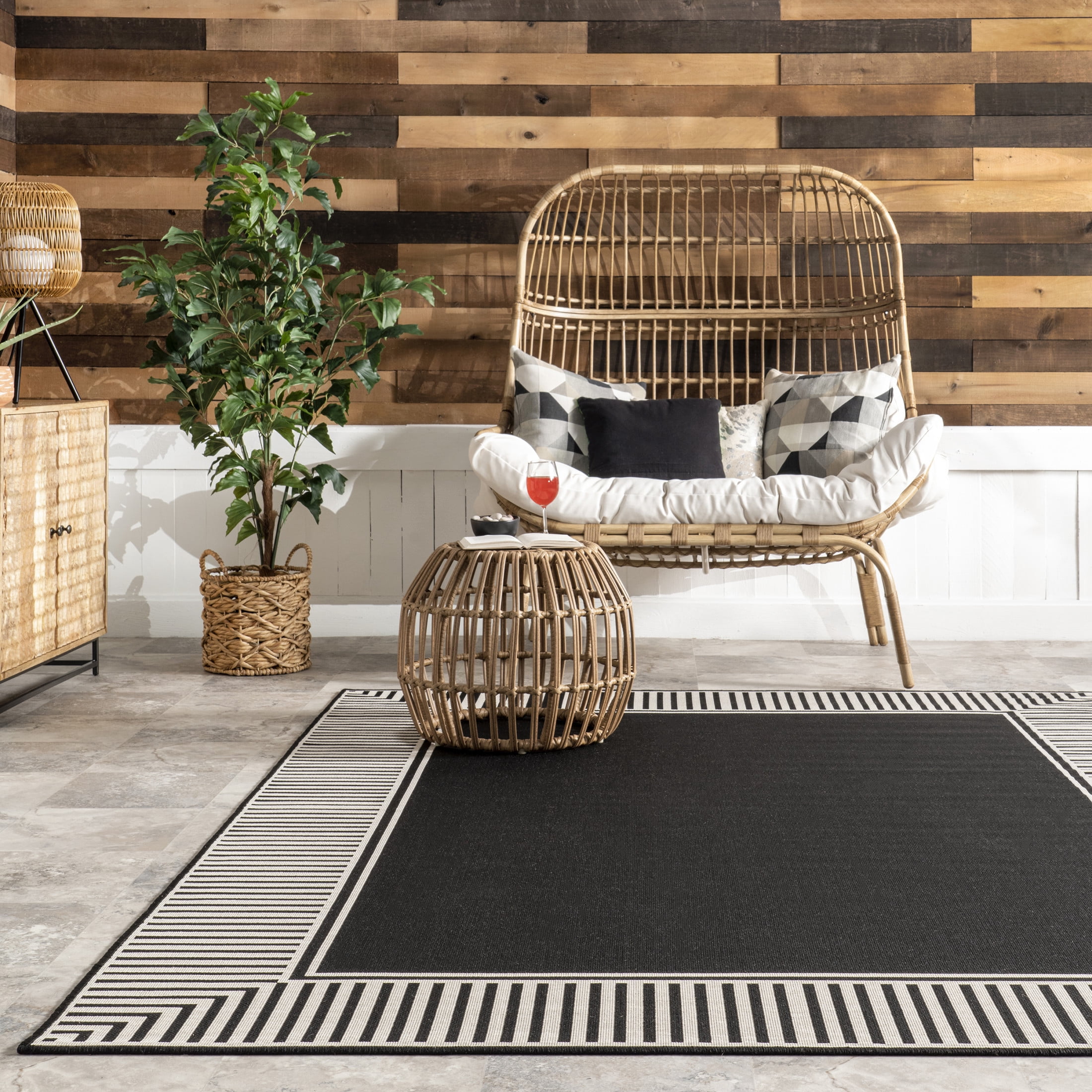 nuLOOM Asha Simple Striped Indoor/Outdoor Area Rug, 8' x 10', Asha Black