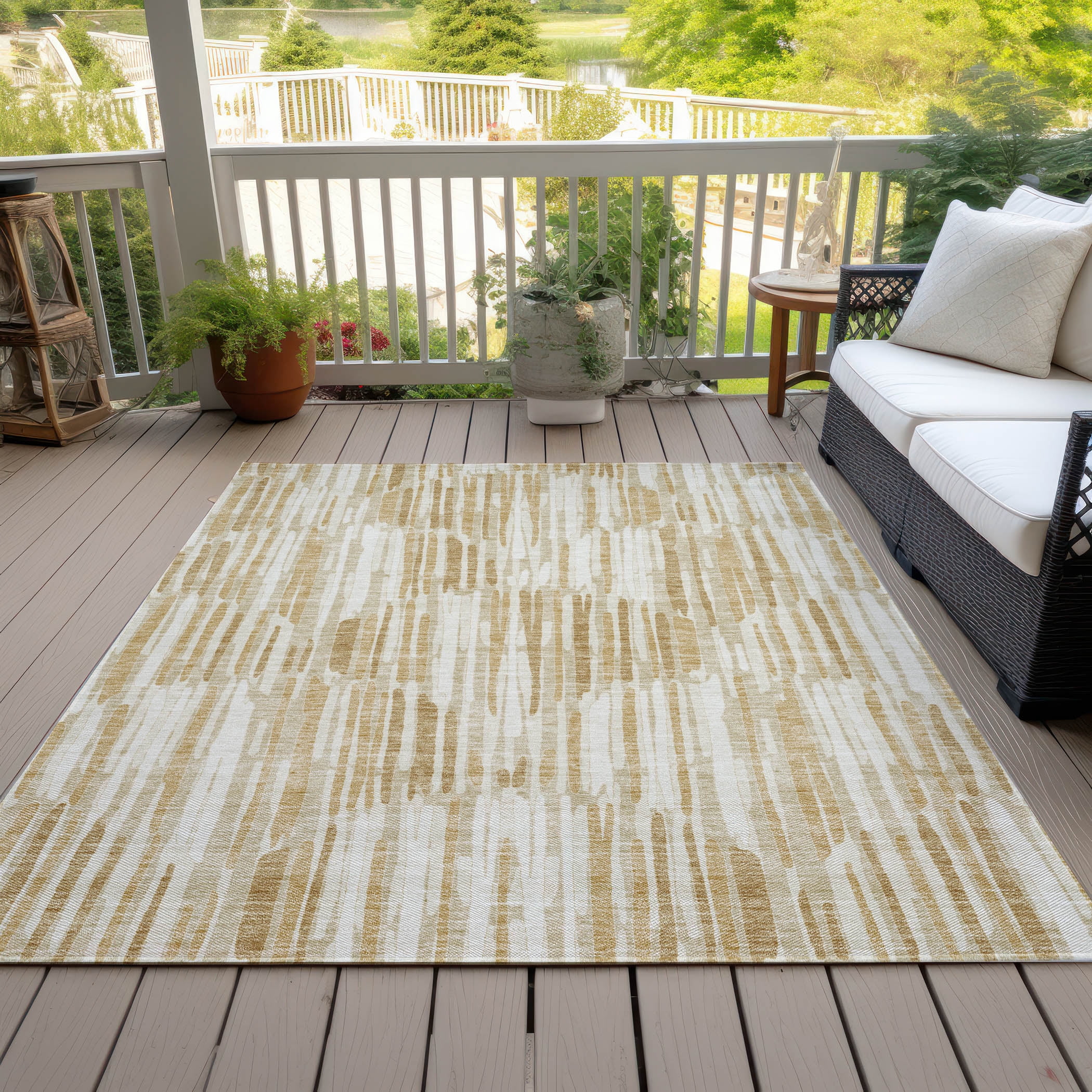 Addison Rugs Chantille Indoor/Outdoor Transitional Lines Gold Washable Rectangle Rug, 2'6" x 3'10"