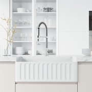 VIGO Edison Single Handle Pull-Down Sprayer Kitchen Faucet in Chrome