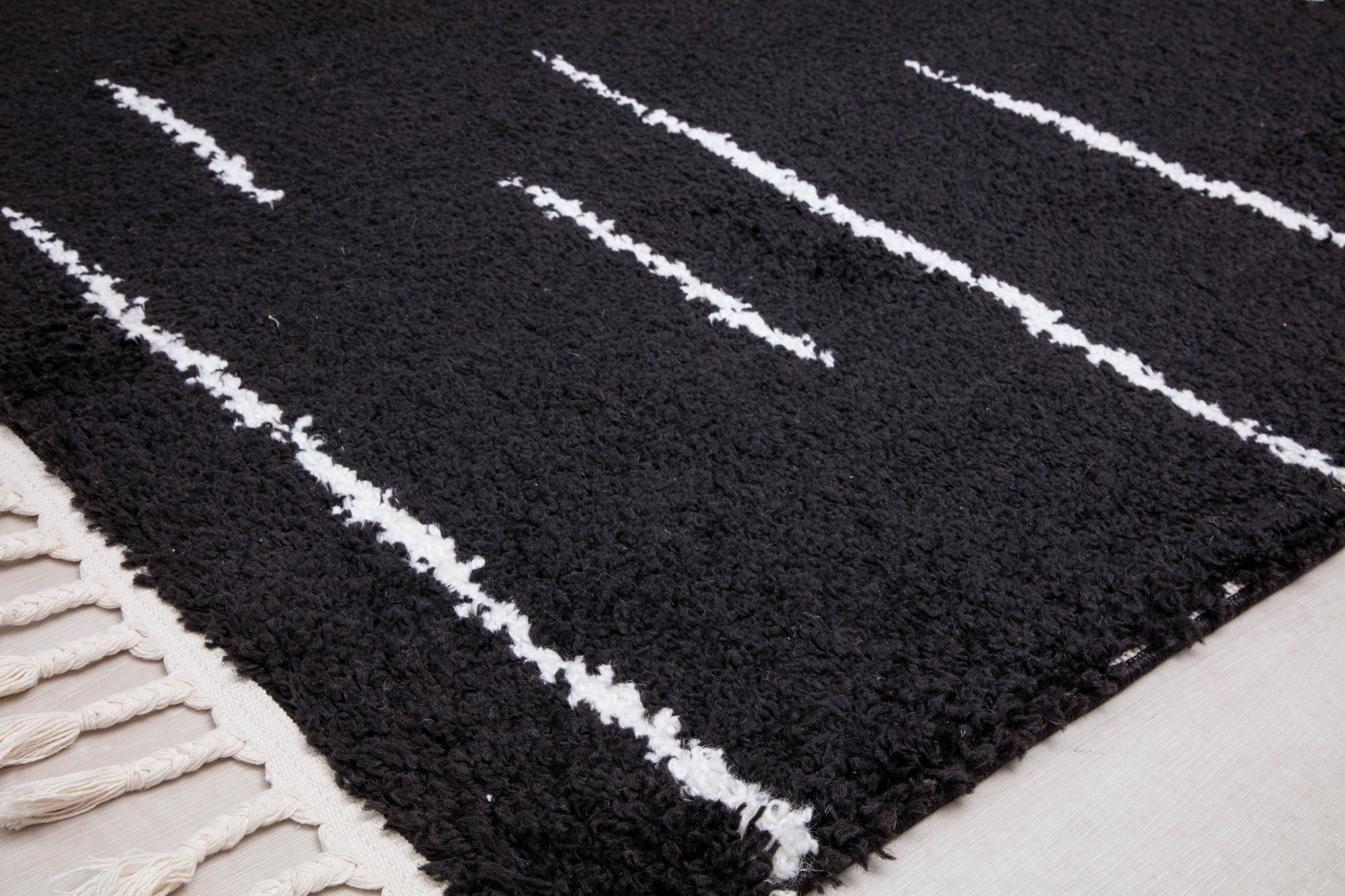 Rugs America BT40A Introspective Black Abstarct Shag Black Area Rug, 2'6" x 8'