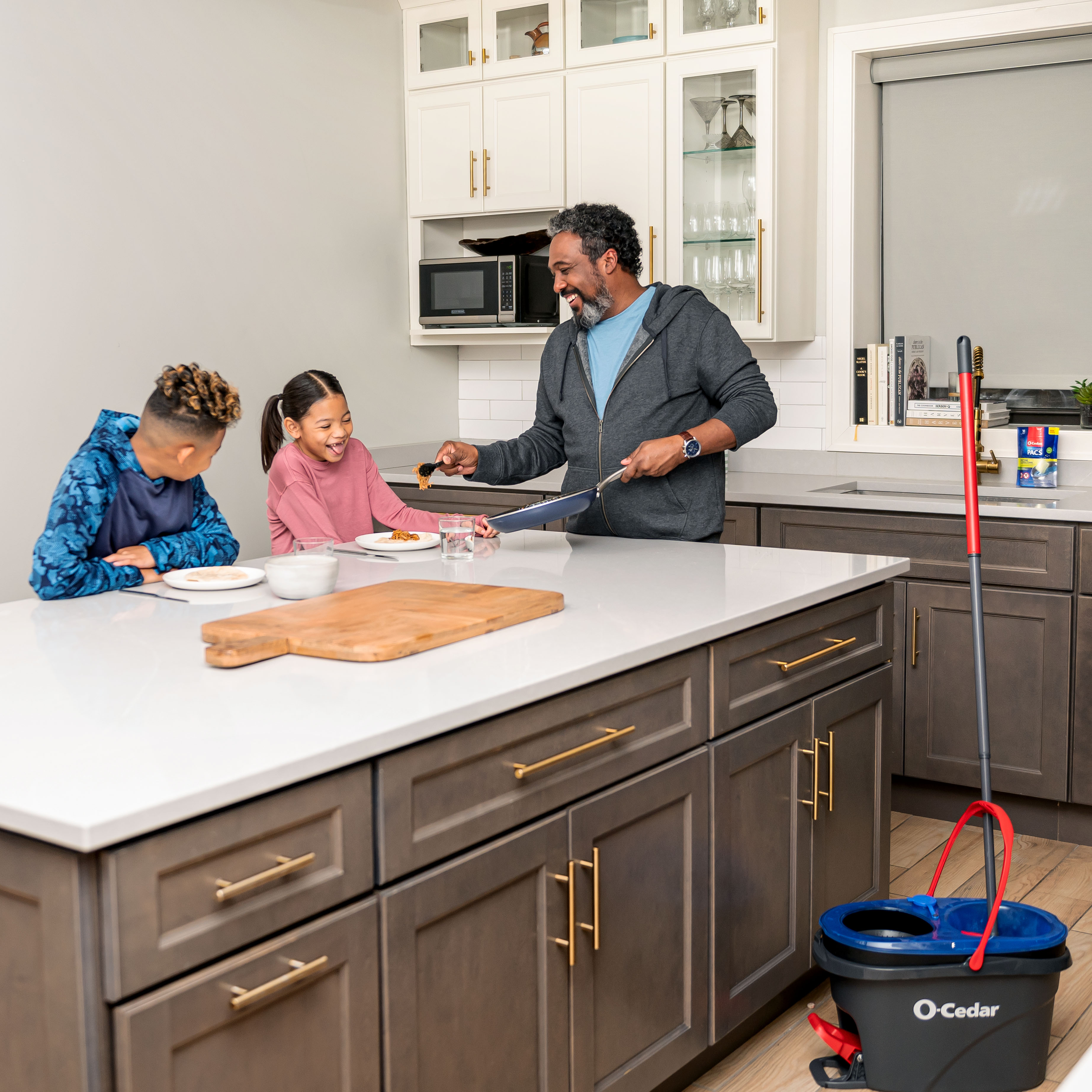 O-Cedar EasyWring RinseClean Spin Mop and Bucket System, Hands-Free System - image 14 of 25