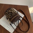 thumbnail image 2 of Bolsa de cuero de la PU de las mujeres Otoño Invierno Casual Mini All-match Teléfono Cubos Bolsas Tmvgtek Para Estrenar, 2 of 9