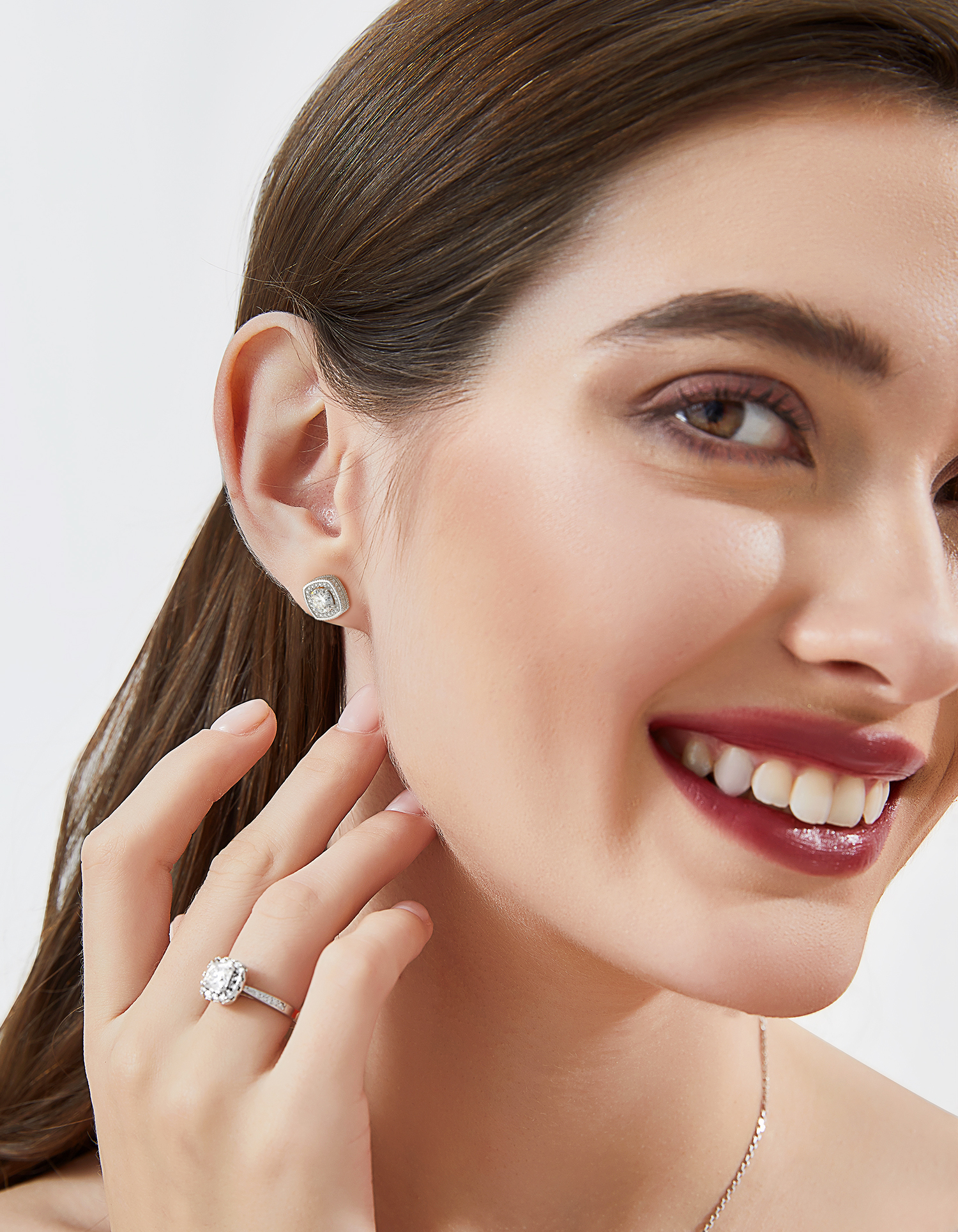 MomentWish Moissanite Stud Earrings for Women, D color VVS1 Simulated Diamond Earring S925 Sterling Silver Gift for Girlfriend, Wife