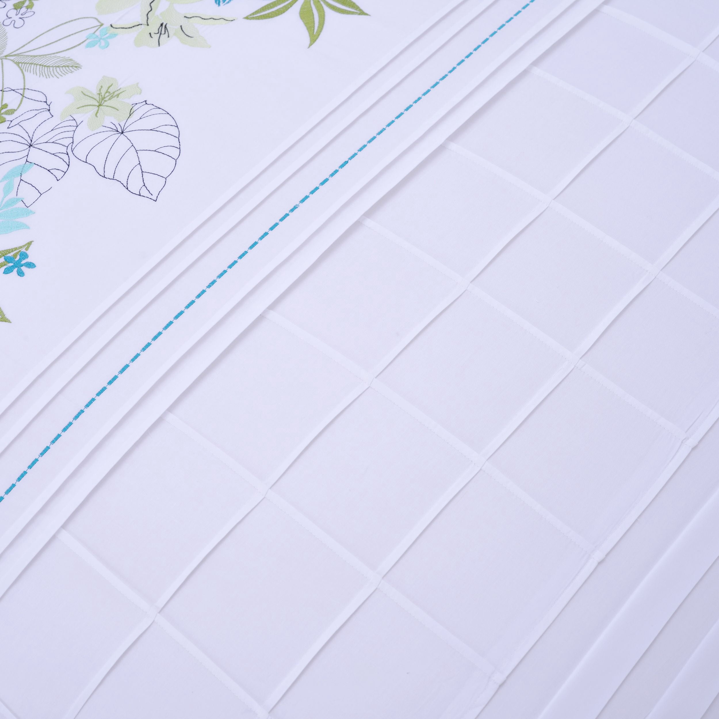 Superior Spring Blooms Duvet Cover Set, King/ Cal King, White