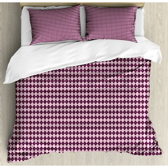 Quatrefoil Duvet Cover Set Queen Size, Classical Argyle Inspired Oriental Ornamental Mesh Motif, Decorative 3 Piece Bedding Set with 2 Pillow Shams, Baby Pink Plum and Pale Brown, by Ambesonne