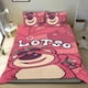thumbnail image 1 of Oso Lotso Conjunto de sábanas temático, trío de piezas, cómodo y amigable con la piel, diseño único, regalo de decoración para el hogar para familiares, amigos y fans,140cm *210cm, 1 of 6