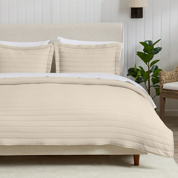 Great Bay Home Channel Stitch Modern Ribbed Reversible Quilt Set With Shams (Twin, Natural (Sand))