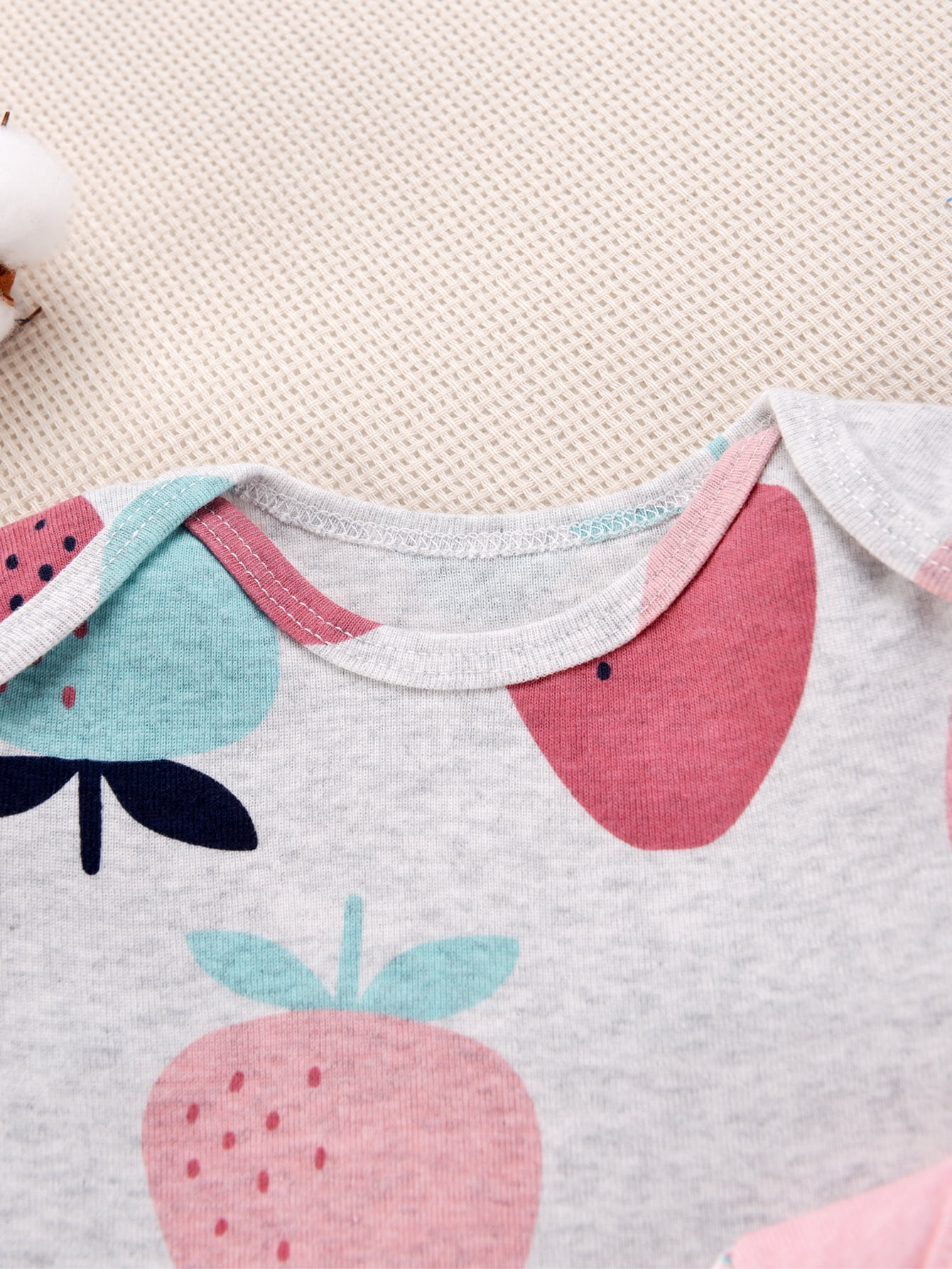 Bellafa 2-pack Long Sleeve Bodysuits One-piece 100% Organic Cotton for Infant Girls Floral Unicorn Onesies Baby Romper