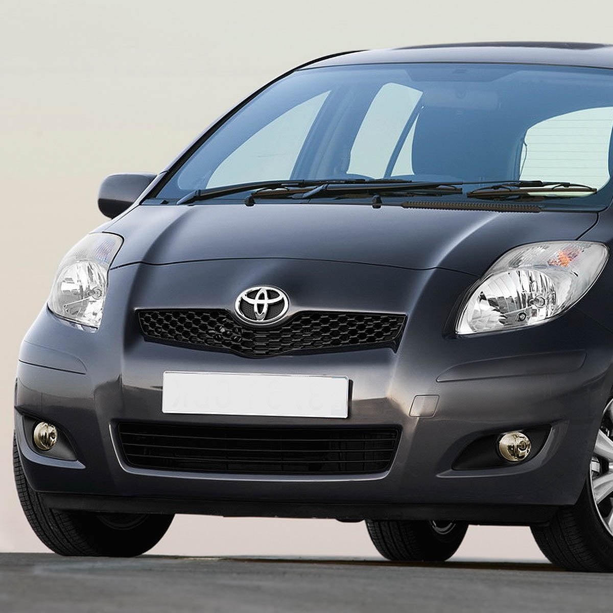 DNA Motoring For 09-11 Toyota Yaris Hatchback Smoked Lens Bumper Fog Light Lamps Pair w/Bezel+Wiring+Switch