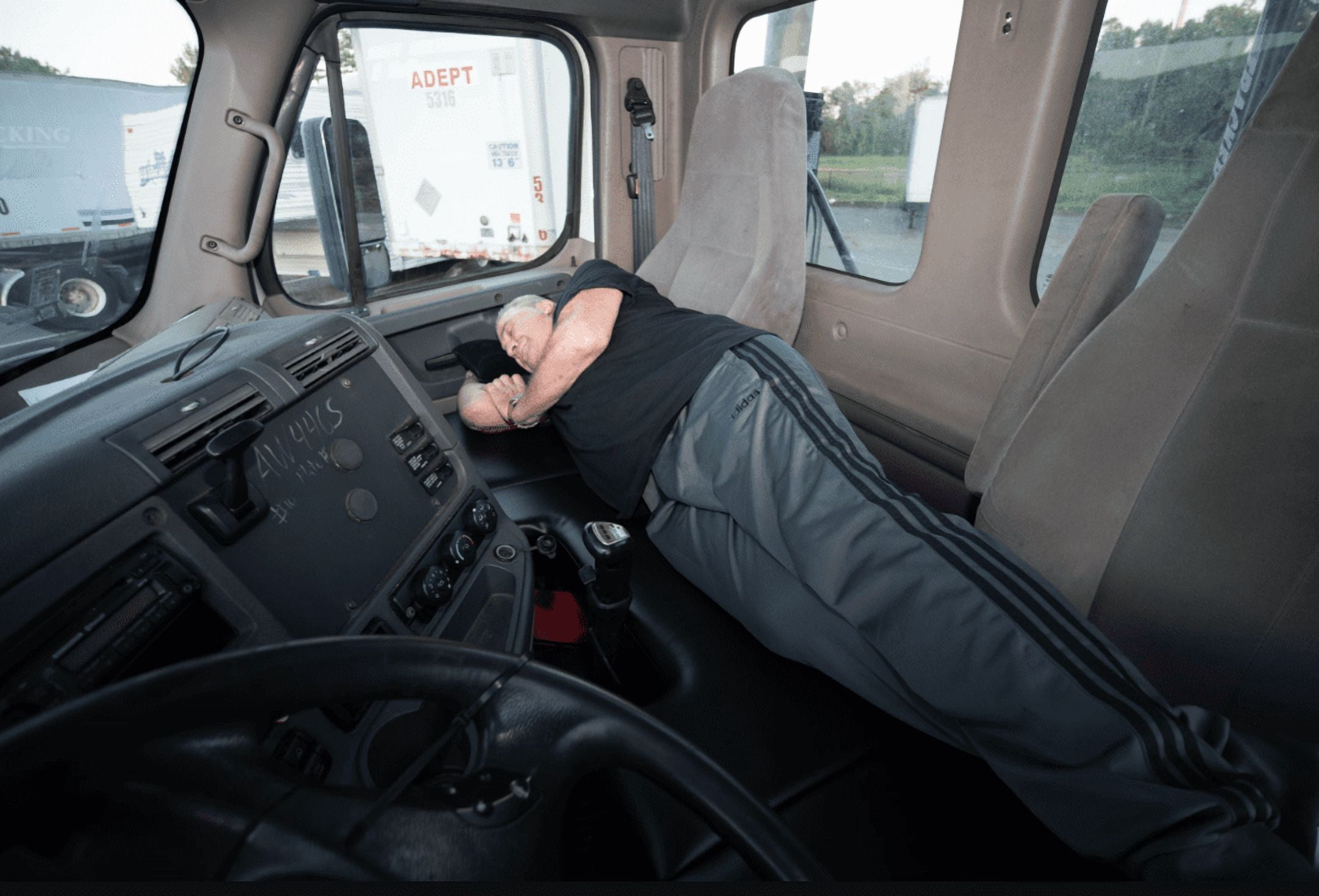 Presto Day Bed - Foldable Bed for Semi-Truck Drivers | Convert Day Cab to Bed in Seconds | Non-Inflatable, Lightweight, Durable, Stable, & Portable